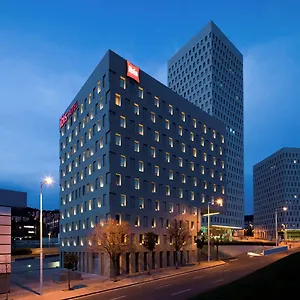 https://ibis-barcelona-santa-coloma.catalonia-hotels.com